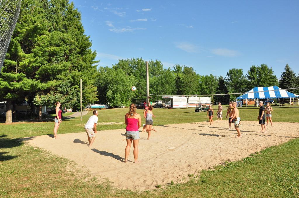 Plymouth Rock Camping Resort Basic Cabin Elkhart Lake Eksteriør bilde